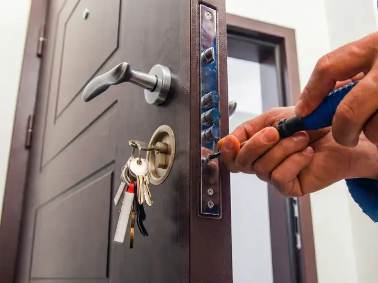 Porta blindada em Poá – instalação e manutenção